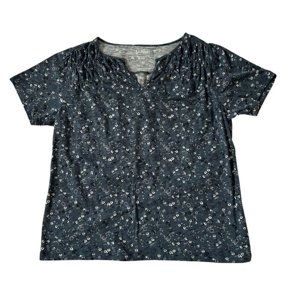 L.L. Bean Petite Floral Print Short Sleeve Top Navy Blue Size Medium Petite - Picture 1 of 5